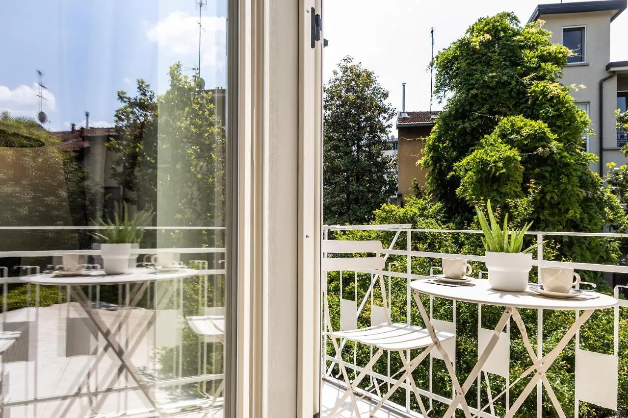 *Villa Olivo*With Private Terrace & Jacuzzi + 3Bedrooms Milano